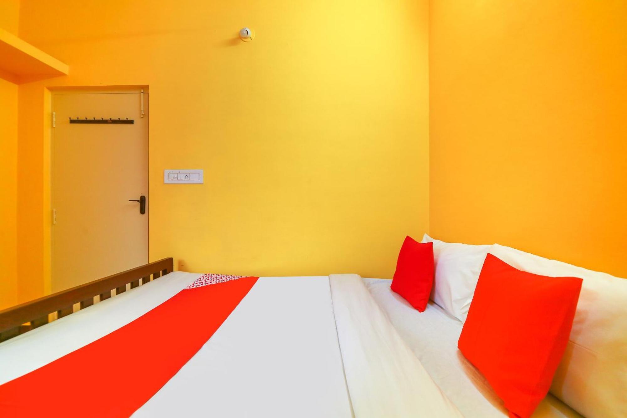 Hotel O Sona Residency 蓬蒂切里 外观 照片